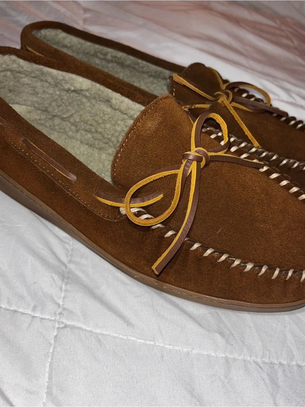 Minnetonka Men’s Brown Suede Shearling-Lined Moccasin Slipper